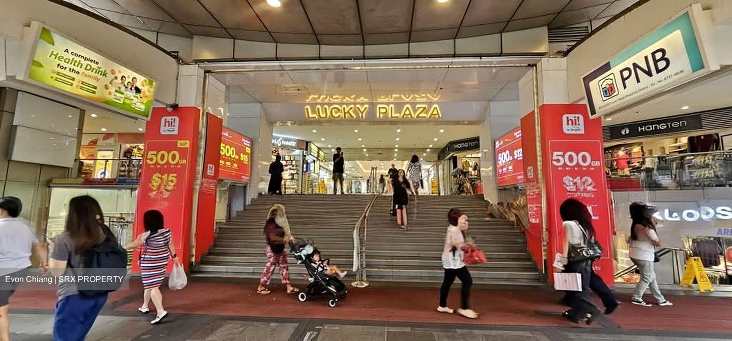 Lucky Plaza (D9), Shop House #578240401